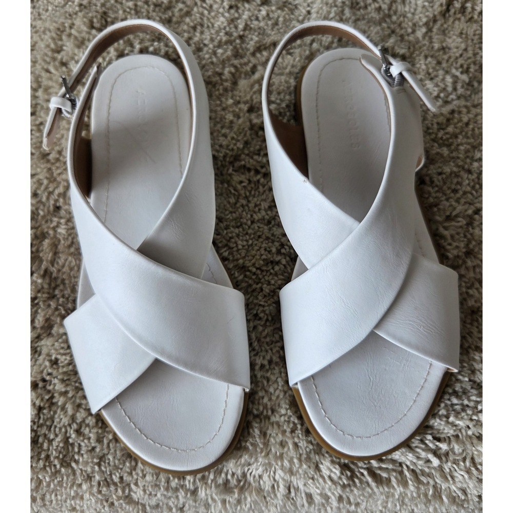 AEROSOLES Womens White Faux Leather Cross Strap Sandals Sz 7.5M ~ VG Condition